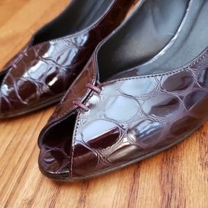 Donald Pliner Plum Croc Patent Peek Toe Heel Pumps